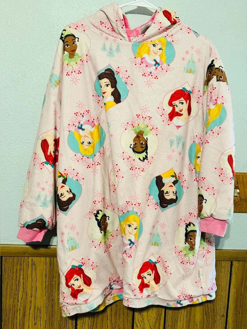 Disney Princess Girls' Pink Hooded pull over bathrobe size L/XL